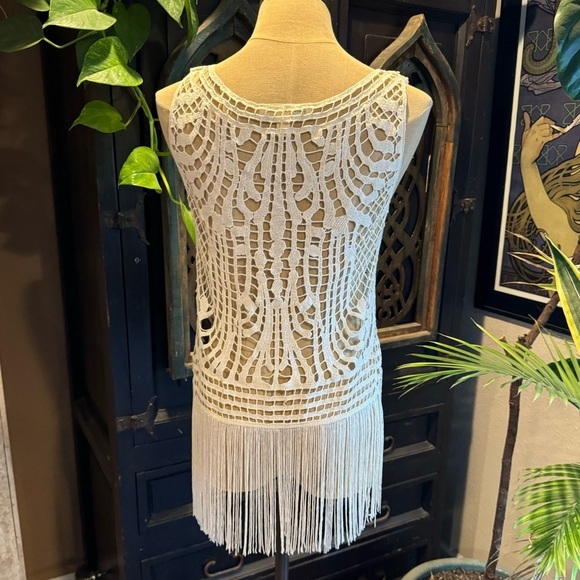 Urban Outfitters Crochet Lace Fringed Cotton Bohemian Beach 70’s vibe tank - Picture 6 of 12